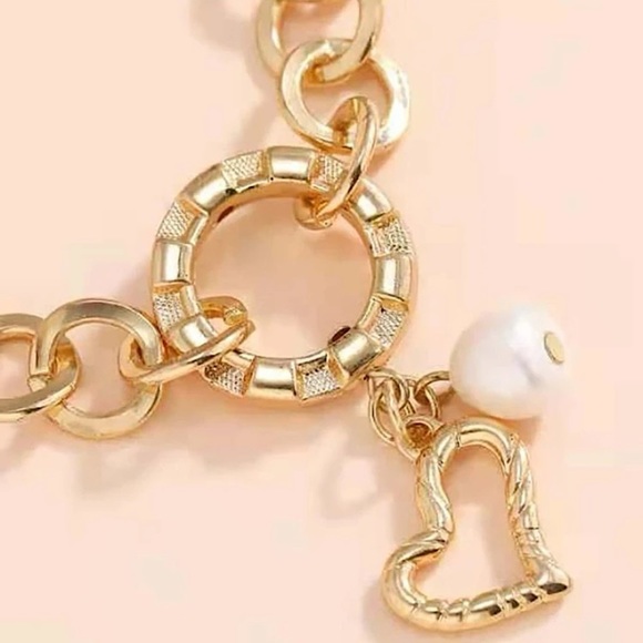 Faux Pearl Heart Charm Bracelet - Picture 2 of 4